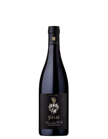 2023 Wormberg Spätburgunder VDP.ERSTE LAGE vom Weingut Jülg. Schwarzes Etikett und Halsschleife. Weiße Inschrift. Handlese. Schonende Verarbeitung. Spontangärung. Ausbau im Barrique. Edle Aromen. Kühl und saftig. Seidiges Tannin und stets elegant.